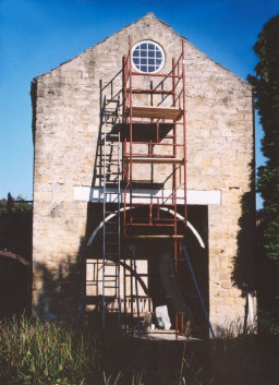 Listed coach house with circular Georgian window